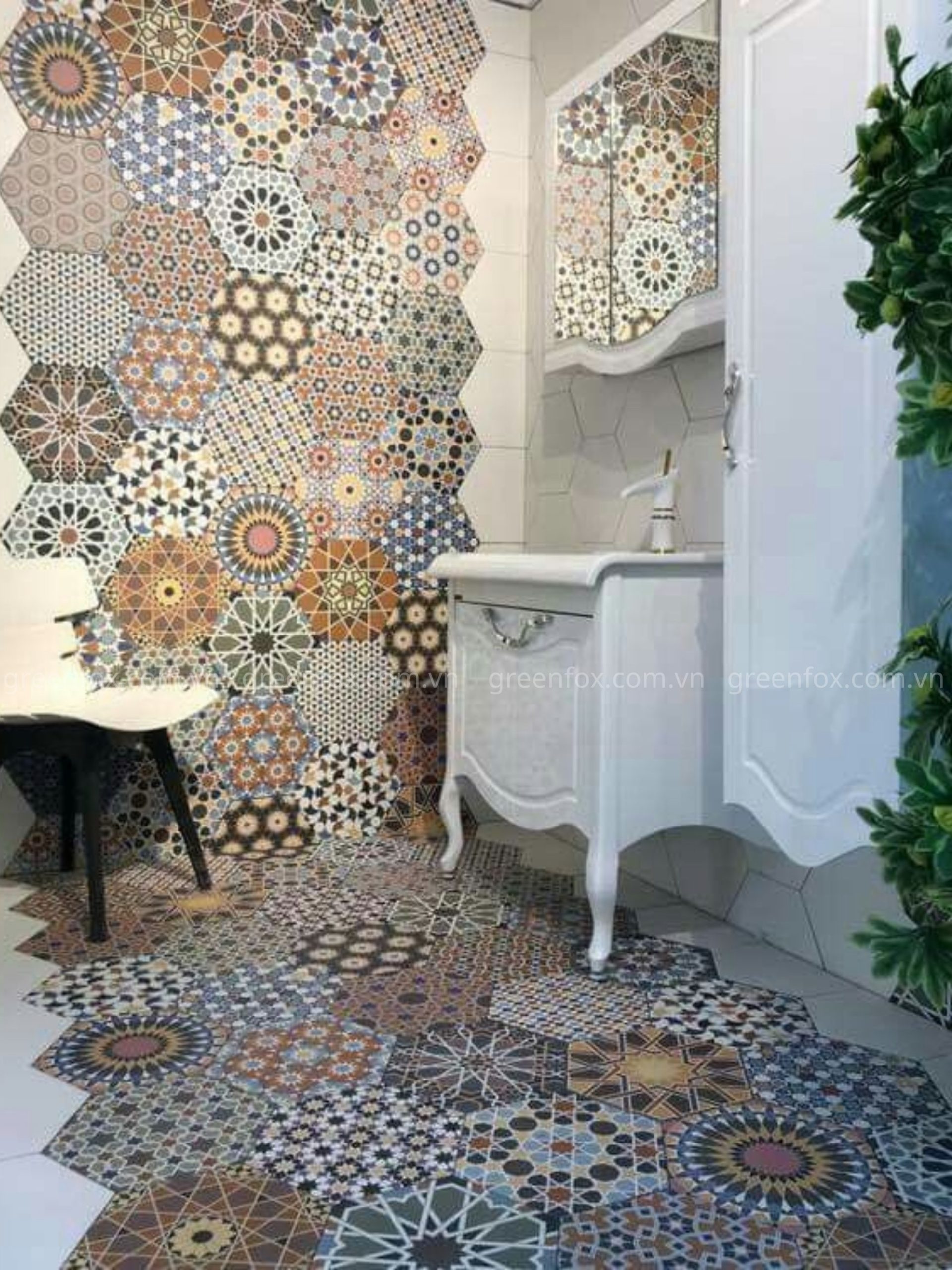 Gạch lục giác họa tiết bông cổ điển mang đậm phong cách decor nghệ thuật