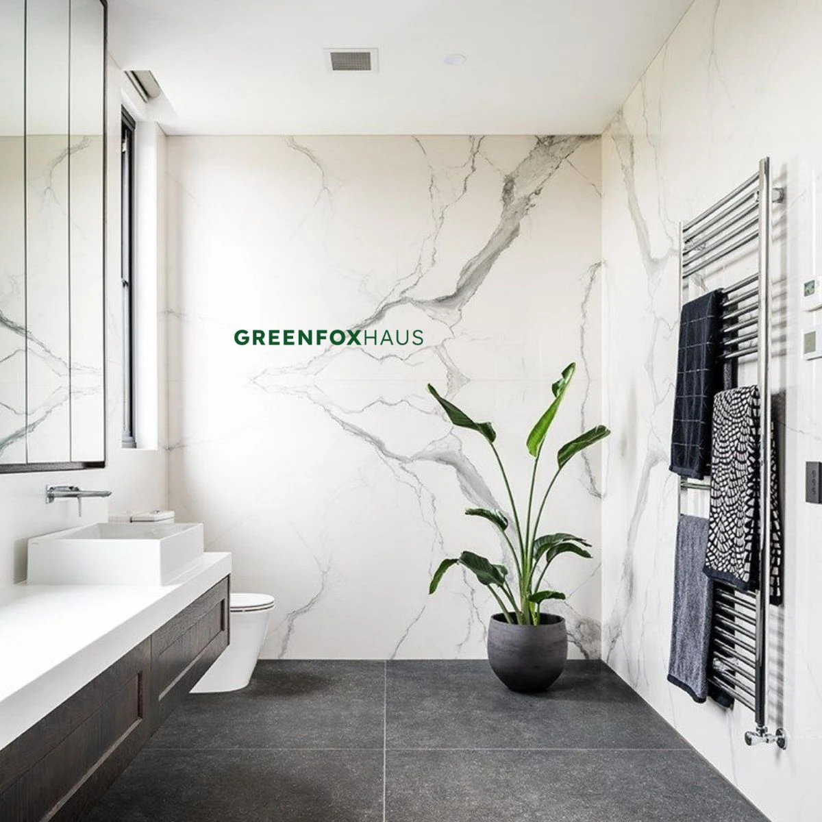 Mẫu gạch giả đá ốp tường phòng tắm vân marble trắng xám khổ lớn tối giản