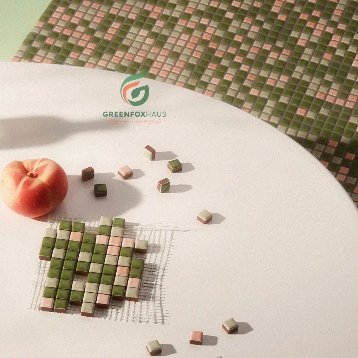 Gạch mosaic cao cấp men bóng phối xanh olive và hồng nude mang phong cách nghệ thuật contemporary