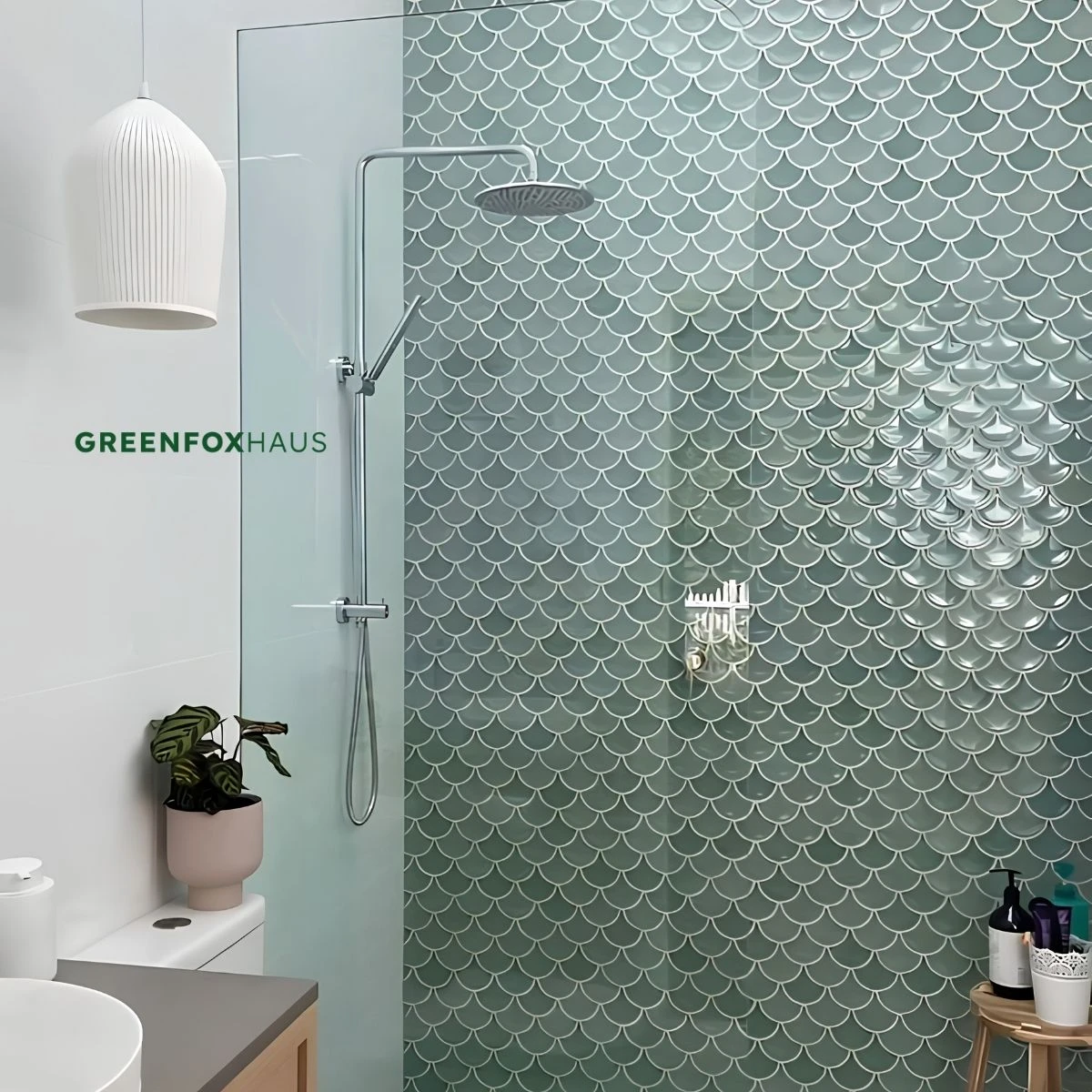 Gạch mosaic vảy cá xanh ngọc men bóng cho khu vực vòi sen phòng tắm