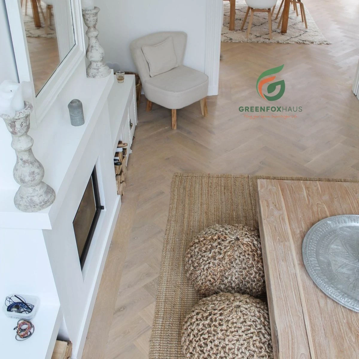 Phòng khách lát gạch giả gỗ xương cá màu sáng mang phong cách Scandinavian tinh tế và hiện đại