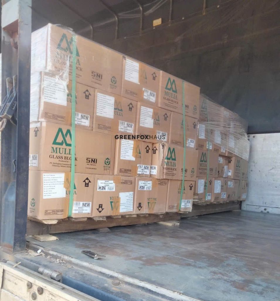 Vận chuyển Gạch kính Mulia glass block đến công trình bệnh viện Hồng Ngọc