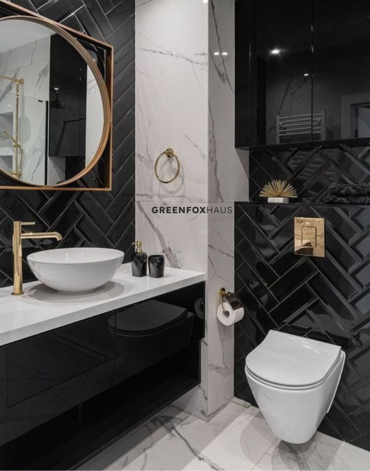 Gạch Marble kết hợp cùng gạch thẻ đen cho toilet hiện đại