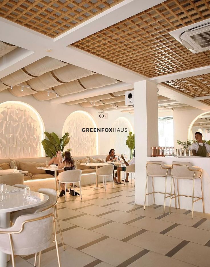 Gạch ốp lát sàn nhà hàng phong cách sang trọng