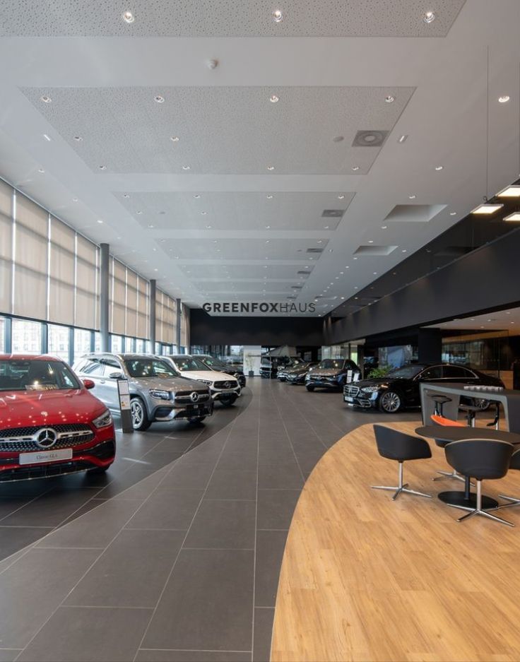 Gạch ốp lát sàn showroom ô tô màu xám khổ lớn 600x1200mm