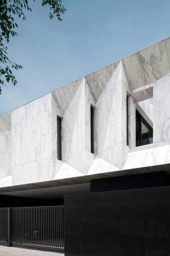 Vân marble trắng nhấn mảng khối góc cạnh, nhìn rất luxury