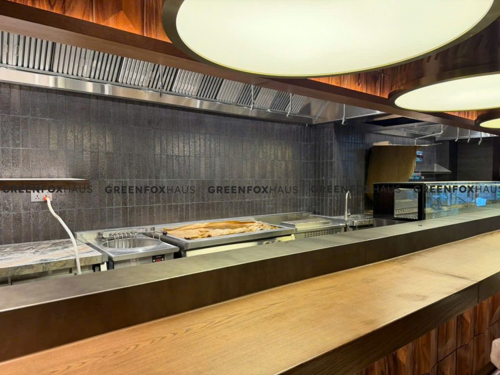 Gạch thẻ cao cấp ốp tường khu bếp nhà hàng JW Marriott Hotel & Suites Saigon do Greenfox cung cấp