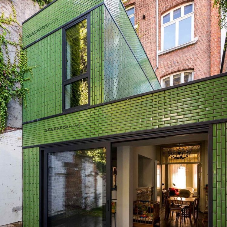 Gạch ốp mặt tiền màu xanh lá