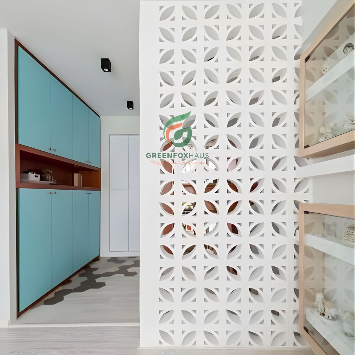 gạch bông gió làm vách ngăn cầu thang, gạch thông gió trang trí giúp khuếch tán ánh sáng đều