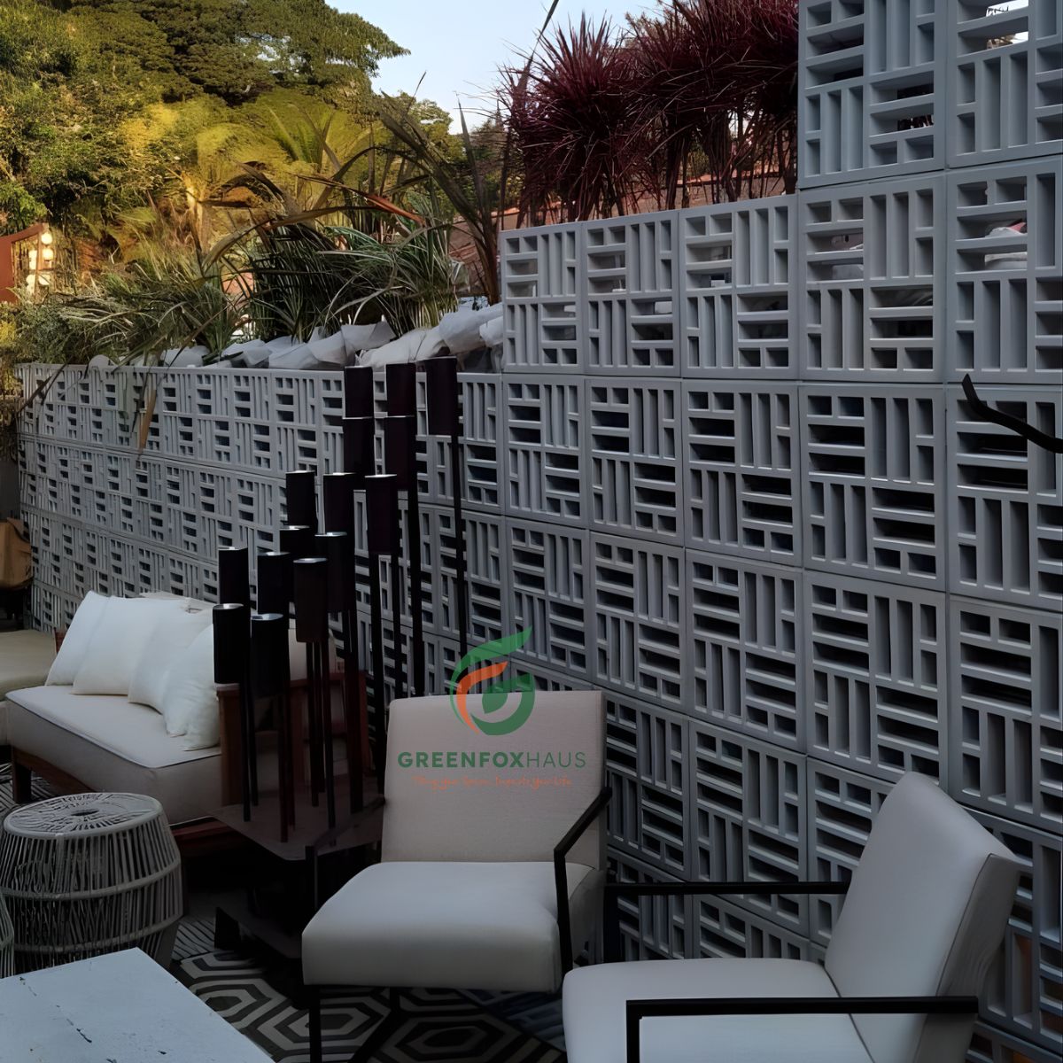 hàng rào gạch bông gió xi măng màu xám, gạch bông thông gió trang trí ngoại thất hiện đại