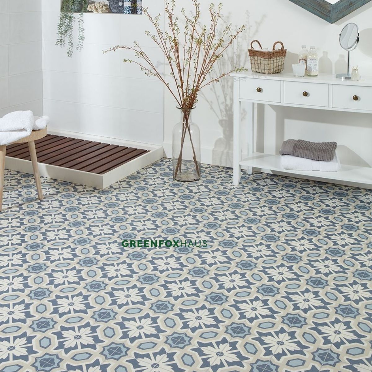 gạch bông lát sàn họa tiết hoa văn xanh trắng trang trí phòng tắm nhẹ nhàng