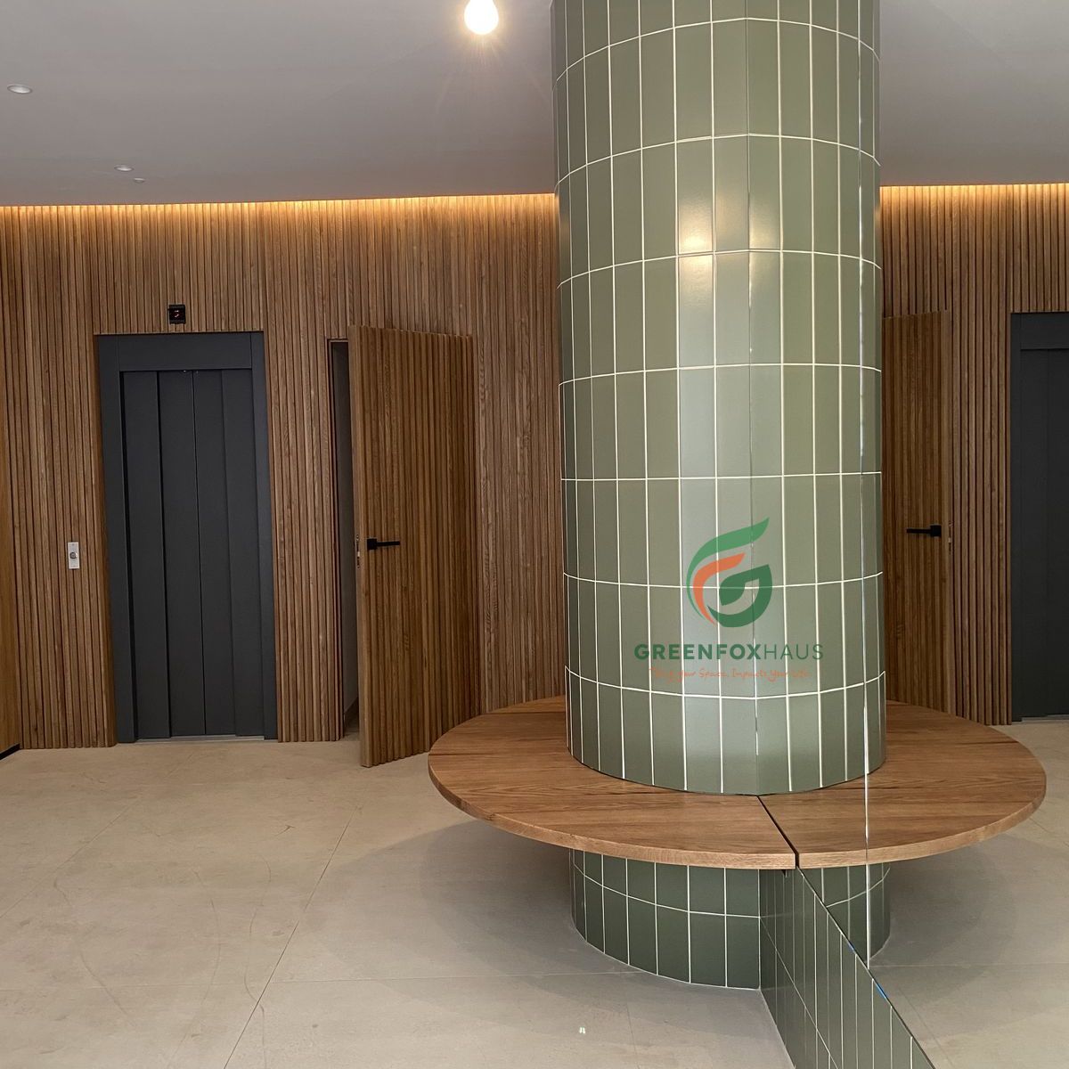 gạch thẻ xanh ốp cột tròn nội thất tạo hệ ron đồng đều và điểm nhấn kiến trúc hiện đại