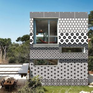 gạch bông đen trắng ốp mặt tiền nhà hiện đại