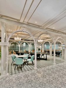 gạch bông lát nền nhà hàng phong cách cổ điển châu Âu