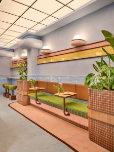 gạch mosaic màu pastel ốp tường quán cafe hiện đại phong cách retro