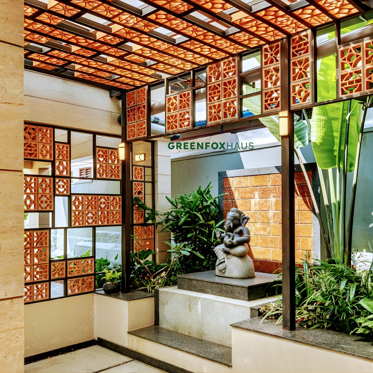 hàng rào gạch bông gió trang trí sân vườn, gạch thông gió giúp lưu thông không khí và giảm áp lực gió