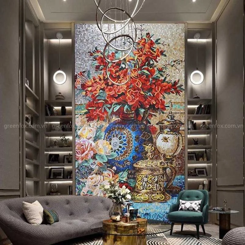 Phòng khách cao cấp sử dụng tranh gạch mosaic hoa nghệ thuật khổ lớn kết hợp nội thất sang trọng và hệ tủ trưng bày.